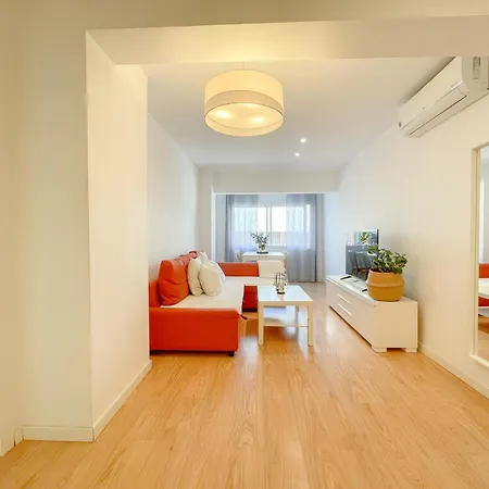 Moderno Plz De La Merced Apartment