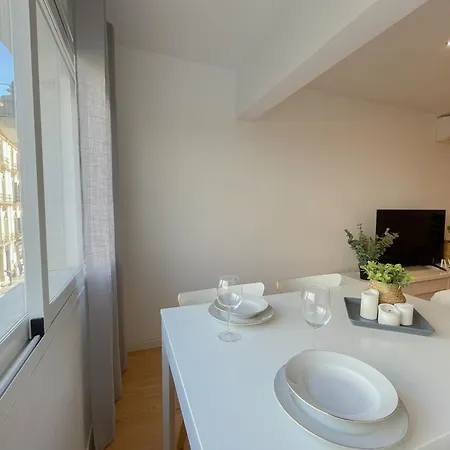 Moderno Plz De La Merced Apartment *