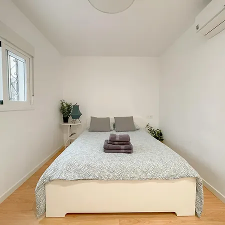 Moderno Plz De La Merced Apartment *